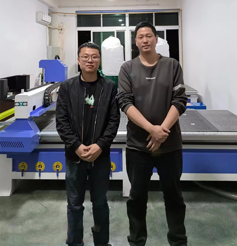 浙江客戶點贊聊工1325木工數控雕刻機
